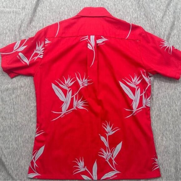 Hilo Hattie Shirt Mens medium Hawaiian red floral maui plantation - Picture 9 of 10